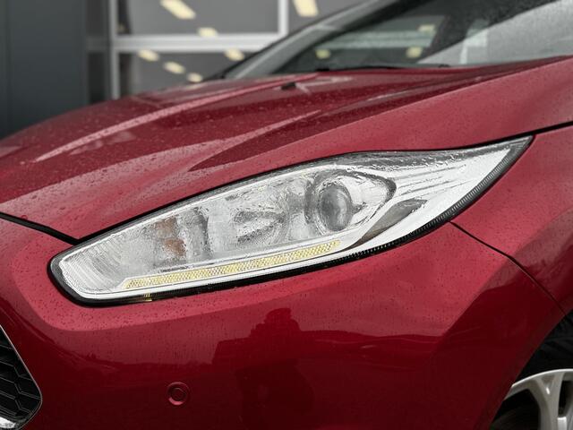 Ford FIESTA 1.0 Style Ultimate - Navigatie - Lichtmetalen velgen - Trekhaak - Cruise Control