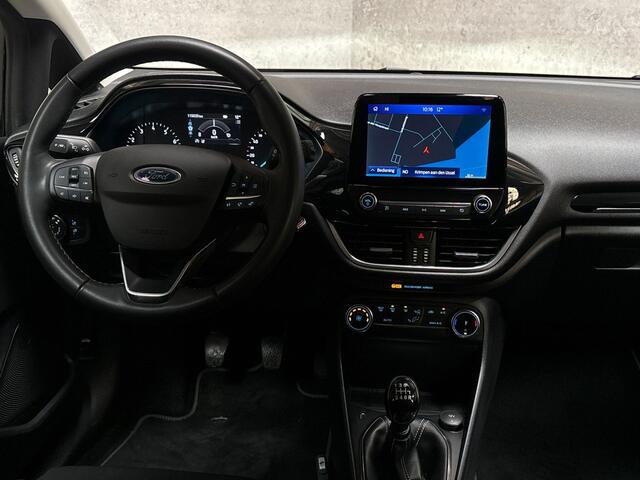 Ford FIESTA 1.0 EcoBoost Titanium (APPLE CARPLAY, GROOT NAVI, CLIMATE, PARKEERSENSOREN, SPORTSTOELEN, GETINT GLAS, CRUISE, NIEUWE APK, NIEUWSTAAT)