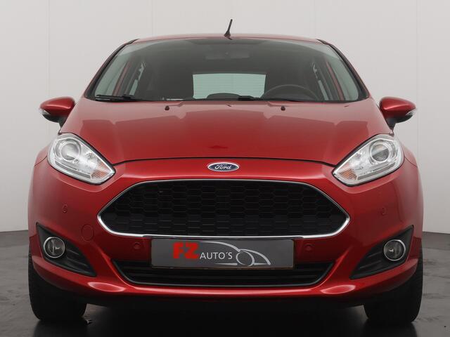 Ford FIESTA 1.0 Style Ultimate - Navigatie - Lichtmetalen velgen - Trekhaak - Cruise Control