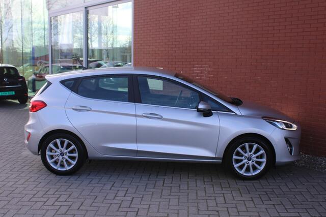 Ford FIESTA 1.0 EcoBoost 100 PK Titanium | Trekhaak | Voorruitverwarming | Camera | Adaptieve Cruise Control