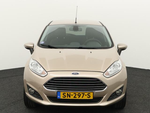 Ford FIESTA 1.0 EcoBoost Titanium Trekhaak, Bluetooth, Cruise control, Parkeersensor achter, Regensensor, Verwarmd voorruit, Lichtmetalen velgen 16, Ontdek deze sportieve en betrouwbare Ford Fiesta 1.0 EcoBoost Titanium uit 2017 met handgeschakelde transmissie. Dankz