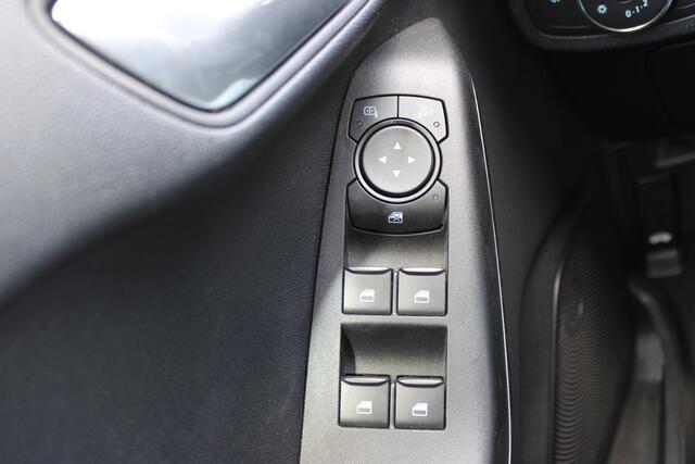 Ford FIESTA 1.0 EcoBoost Hybrid Titanium