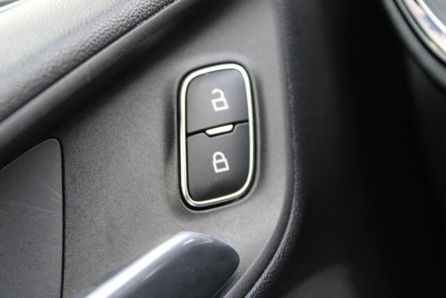 Ford FIESTA 1.0 EcoBoost Hybrid Titanium