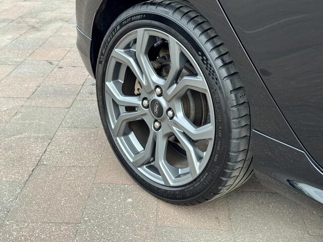 Ford FIESTA 1.0 EcoBoost ST-Line | NAP | Stoel/stuur verw | Carplay | Cruise | Winterpack | Rijklaar + nieuwe apk