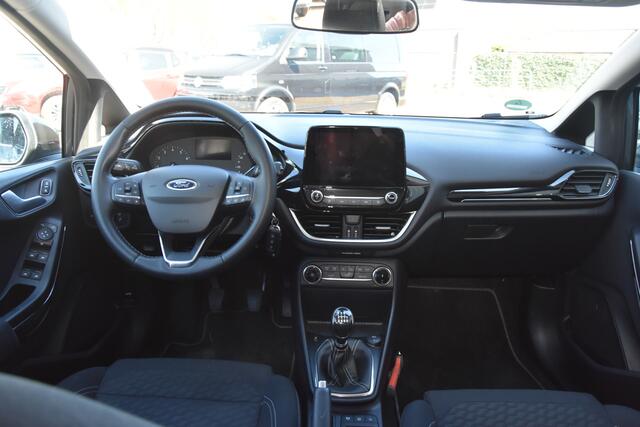 Ford FIESTA 1.0 EcoBoost Titanium. N.A.P, PDC, CLIMA, Navigatie, DAB!!