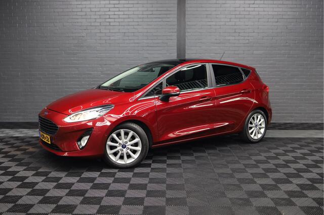 Ford FIESTA 1.0 EcoBoost Vignale | PANORAMADAK | AUTOMAAT | TREKHAAK | CAMERA | PDC | LMV |