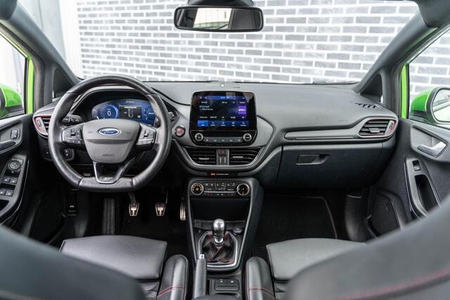 Ford FIESTA 1.5 EcoBoost ST-3 | 5-Deurs | Achteruitrijcamera | Parkeersensoren | Navigatie | Apple Carplay | Android Auto | LED Koplampen | Stoelverwarming | Climate Control | Cruise Control | Keyless Entry