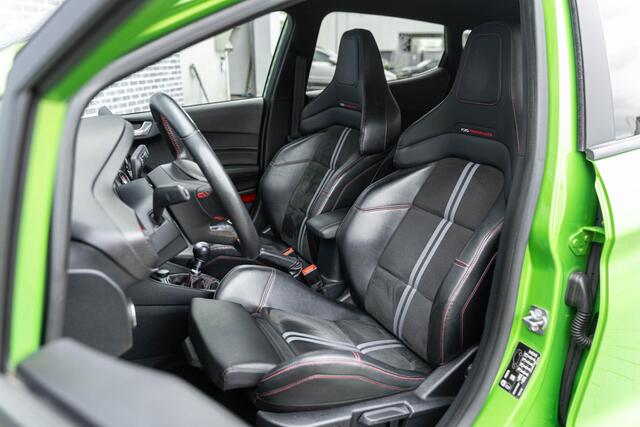 Ford FIESTA 1.5 EcoBoost ST-3 | 5-Deurs | Achteruitrijcamera | Parkeersensoren | Navigatie | Apple Carplay | Android Auto | LED Koplampen | Stoelverwarming | Climate Control | Cruise Control | Keyless Entry