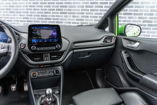 Ford FIESTA 1.5 EcoBoost ST-3 | 5-Deurs | Achteruitrijcamera | Parkeersensoren | Navigatie | Apple Carplay | Android Auto | LED Koplampen | Stoelverwarming | Climate Control | Cruise Control | Keyless Entry