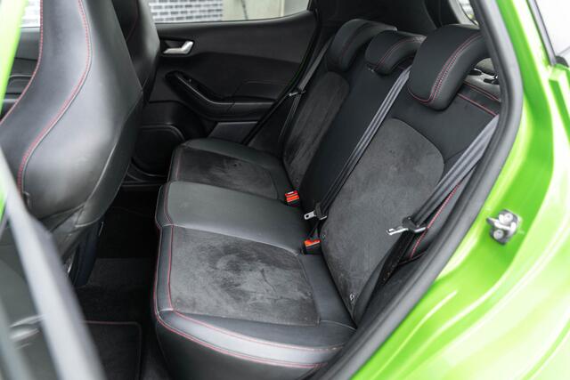 Ford FIESTA 1.5 EcoBoost ST-3 | 5-Deurs | Achteruitrijcamera | Parkeersensoren | Navigatie | Apple Carplay | Android Auto | LED Koplampen | Stoelverwarming | Climate Control | Cruise Control | Keyless Entry