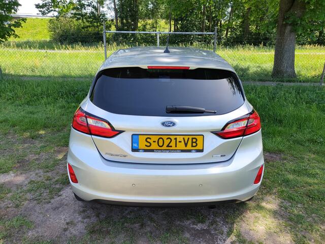 Ford FIESTA 1.0 EB 125PK Hybrid Titanium AUTOMAAT | WINTERPACK | CARPLAY NAVI | SENSOREN ACHTER |