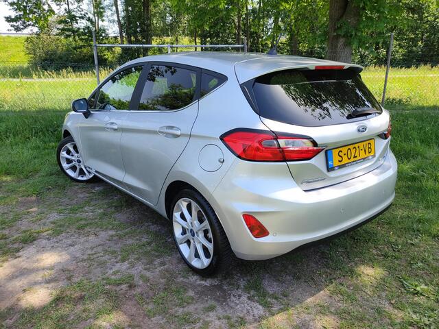 Ford FIESTA 1.0 EB 125PK Hybrid Titanium AUTOMAAT | WINTERPACK | CARPLAY NAVI | SENSOREN ACHTER |