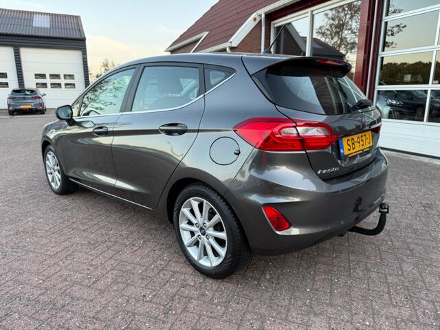 Ford FIESTA 1.0 ECOB. TITANIUM Orig. NL/Navigatie/Cruise Control/Trekhaak