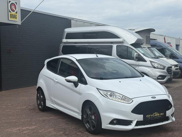 Ford FIESTA 1.6 ST2 182 pk navi climate ctr Recaro stoelen PDC a half leder dagrijverlichting led