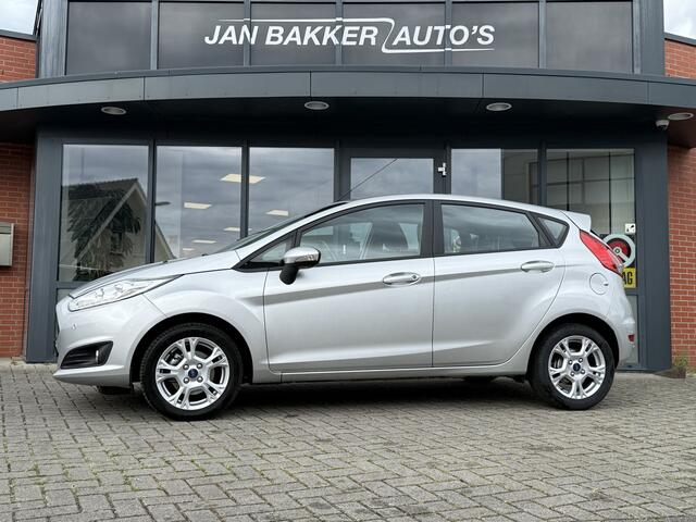 Ford FIESTA 1.0 Style Ultimate ? Navi ? Bluetooth ? Park. sens. v+a ?