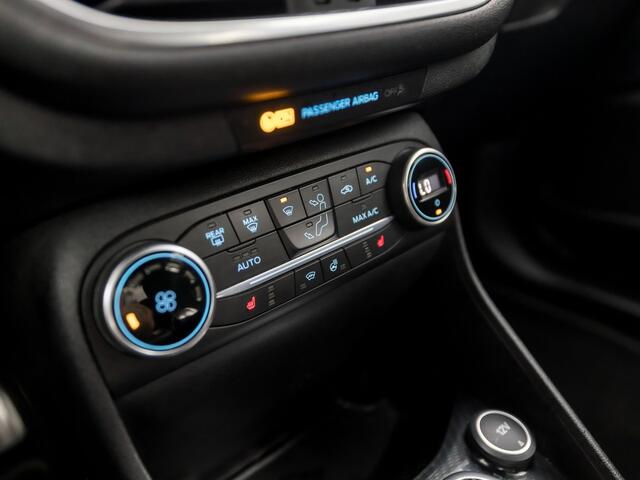 Ford FIESTA 1.0 EcoBoost ST-Line (APPLE CARPLAY, STUUR/STOELVERWARMING, KEYLESS, SPORTSTOELEN, GETINT GLAS, LM VELGEN, PARKEERSENSOREN, NIEUWSTAAT)