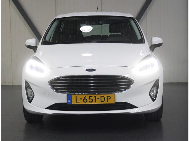 Ford FIESTA 95PK Titanium | 1ste eigenaar | Parkeersensoren | Armsteun | AppleCarPlay/AndroidAuto | LMV | Climate Control | 5 deurs | DAB Radio | Isofix |