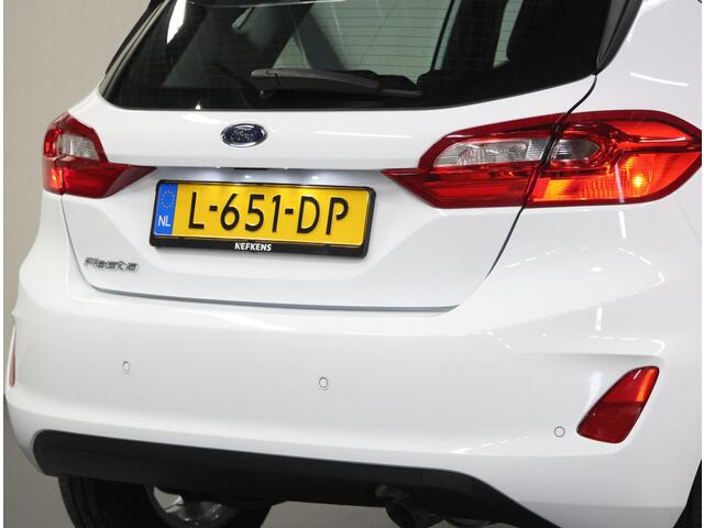 Ford FIESTA 95PK Titanium | 1ste eigenaar | Parkeersensoren | Armsteun | AppleCarPlay/AndroidAuto | LMV | Climate Control | 5 deurs | DAB Radio | Isofix |