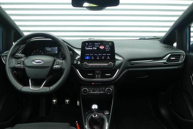 Ford FIESTA 1.0 EcoBoost ST-Line PANO, WINTER PACK, CRUISE, CLIMA, NAVI, PDC, APPLE CARPLAY/ANDROID AUTO, LANE ASSIST, 70.056KM