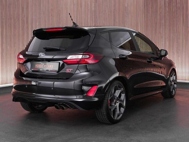 Ford FIESTA ST-X 1.5 200pk |fabrieksgarantie 2030|launch control|Bang&Olufsen|Apple Carplay|paarkeer camera|cruise control|winterpack|18" LMV|