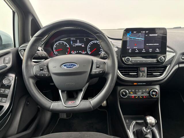 Ford FIESTA 1.5 EcoBoost ST-3 Performance Pack | Panorama dak | Winter Pack | 18-inch Performance Velgen | B&O | Origineel NL |