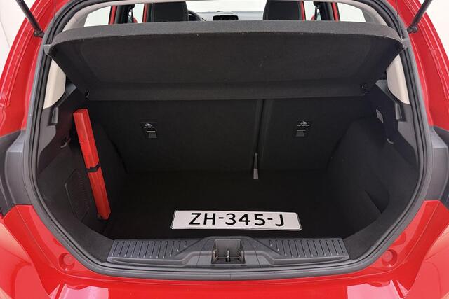 Ford FIESTA 1.0 EcoBoost Titanium | Trekhaak | Navigatie | Camera | Parkeersensoren voor en achter | Climate control | Lichtmetalen velgen