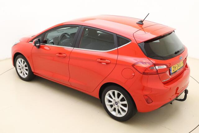 Ford FIESTA 1.0 EcoBoost Titanium | Trekhaak | Navigatie | Camera | Parkeersensoren voor en achter | Climate control | Lichtmetalen velgen