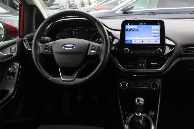 Ford FIESTA 1.0 EcoBoost Titanium / Trekhaak / Camera / Navigatie / 16'' / B&O / DAB / Stoel+Stuurverwarming / Cruise Control Adaptief
