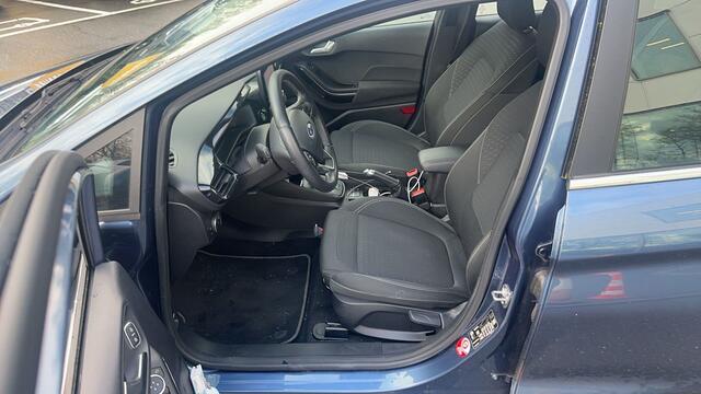 Ford FIESTA 1.0 100pk EcoBoost Titanium / Navigatie / Keyless / Stoelverwarming