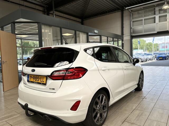 Ford FIESTA EcoBoost Hybrid 125pk ST-Line | Trekhaak | Winterpack | Cruise | Apple carplay / Android auto | Parkeersens. achter |