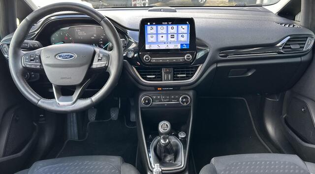 Ford FIESTA 1.0 EcoBoost Titanium 101PK | LUXE | Achteruitrijcamera | B&O Audio | Climate Control | Navigatie | Adaptive Cruise Control | Voorruitverwarming | Parkeersensoren Voor en Achter | Lichtmetalen Velgen | 2 Sleutels | DAB+ | NAP |