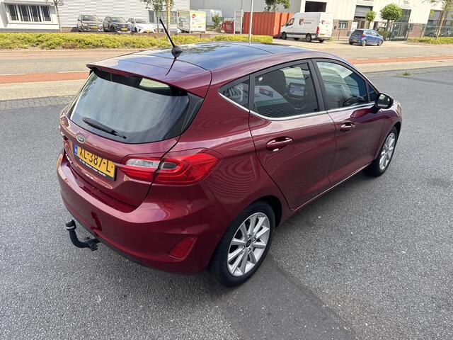 Ford FIESTA 1.0 EcoBoost Titanium | 2E EIGENAAR | 3/6 OF 12 MND GARANTIE | CAMERA | PANO DAK | TREKHAAK | CARPLAY |