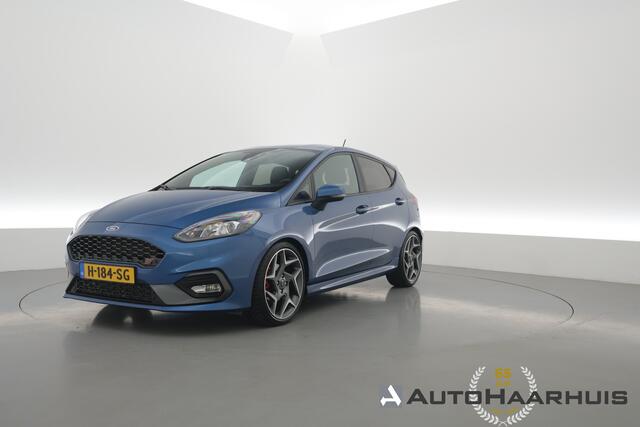 Ford FIESTA 1.5 EcoBoost ST-3 200PK | Rijklaar! | Recaro Sportstoelen | Camera+PDC | Winterpakket | B&O Audio | NAV+App.Connect | Cruise | DAB | 18'' | Keyless | LED | V