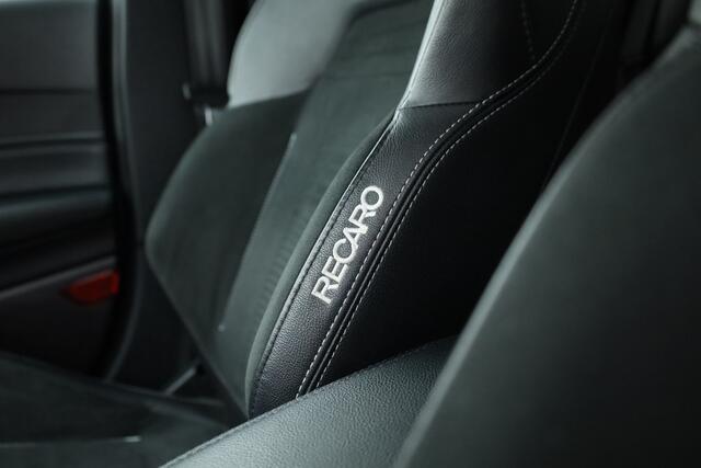 Ford FIESTA 1.5 EcoBoost ST-3 200PK | Rijklaar! | Recaro Sportstoelen | Camera+PDC | Winterpakket | B&O Audio | NAV+App.Connect | Cruise | DAB | 18'' | Keyless | LED | V