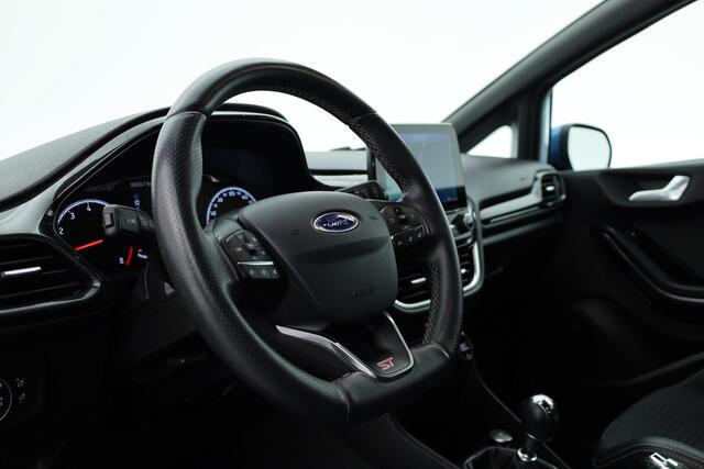 Ford FIESTA 1.5 EcoBoost ST-3 200PK | Rijklaar! | Recaro Sportstoelen | Camera+PDC | Winterpakket | B&O Audio | NAV+App.Connect | Cruise | DAB | 18'' | Keyless | LED | V