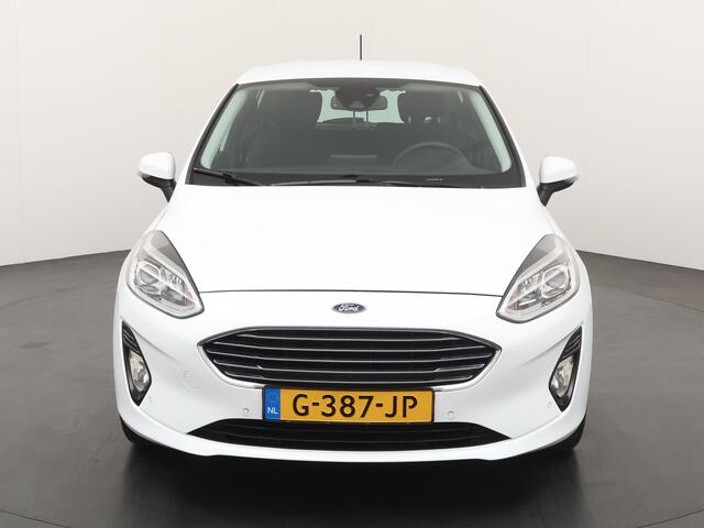 Ford FIESTA EcoBoost 100pk Titanium | Verwarmde voorruit | Camera | Navi | Cruise | All Season | Apple Carplay | Parkeersensoren |