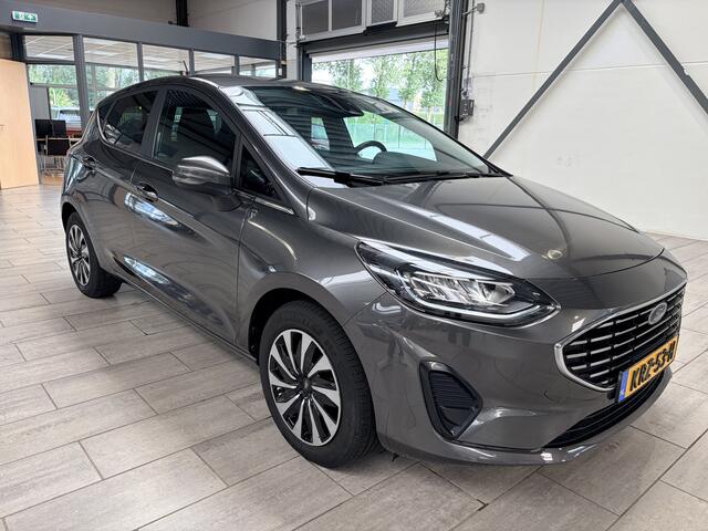 Ford FIESTA EcoBoost 100pk Titanium | Winterpack | Cruise control | LED | Climate control | Parkeersensoren achter | Apple carplay & Android Auto |