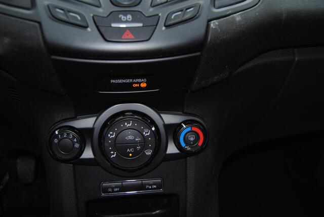Ford FIESTA 1.0 Style Ultimate Airco, Navigatie Cruise controle