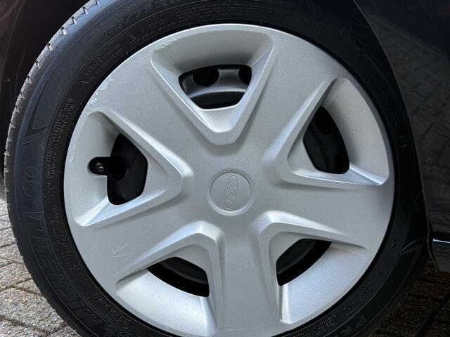 Ford FIESTA 1.1 Trend AIRCO/NWE OHBEURT/93DKM/ELEKR/BLUETOOTH/MFS!
