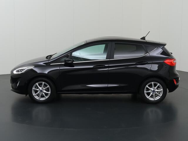 Ford FIESTA 1.0 EcoBoost Titanium 95pk | Winterpakket | Navigatie | Trekhaak | Parkeersensoren voor en achter |