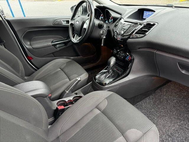 Ford FIESTA 1.0 EcoBoost 5deurs Titanium Automaat ST-Line Airco,Stoelverwarming,Two Tone Zwart dak