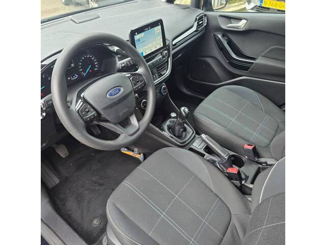 Ford FIESTA 1.1 63 KW. nieuwe distributieriem