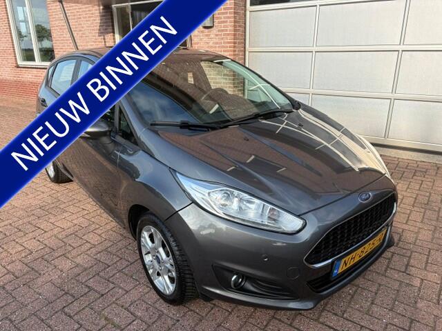 Ford FIESTA 1.0 Style Ultimate Cruise-controle / Parkeersensoren / Navigatie