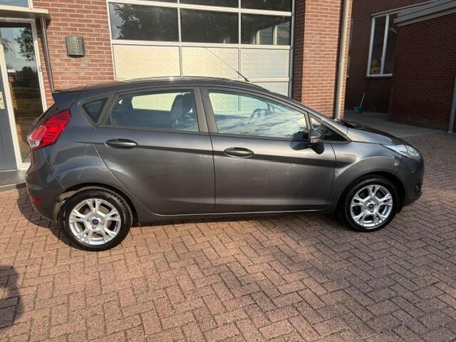 Ford FIESTA 1.0 Style Ultimate Cruise-controle / Parkeersensoren / Navigatie