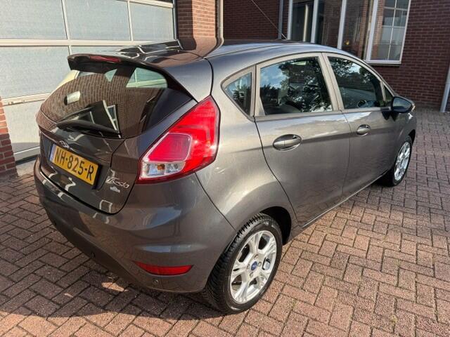 Ford FIESTA 1.0 Style Ultimate Cruise-controle / Parkeersensoren / Navigatie
