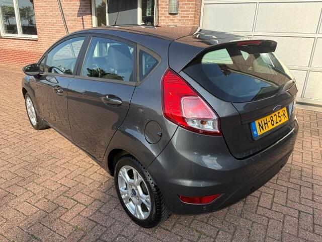 Ford FIESTA 1.0 Style Ultimate Cruise-controle / Parkeersensoren / Navigatie