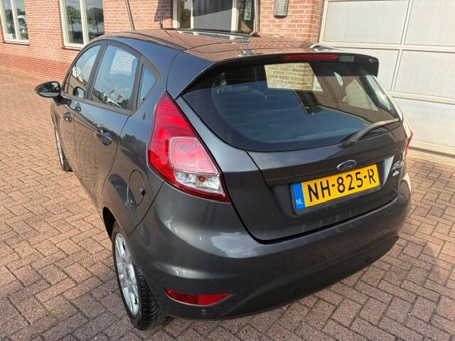 Ford FIESTA 1.0 Style Ultimate Cruise-controle / Parkeersensoren / Navigatie