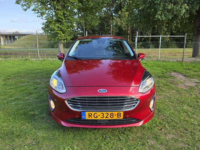 Ford FIESTA 1.0 EB 100PK Titanium | DEALER OND | ADAP. CRUISE | TREKHAAK | CAMERA | CLIMA | VOORRUIT VERWARMING |