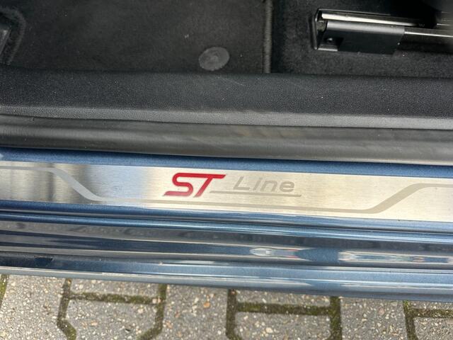 Ford FOCUS 1.5 ECOB. ST L. BNS