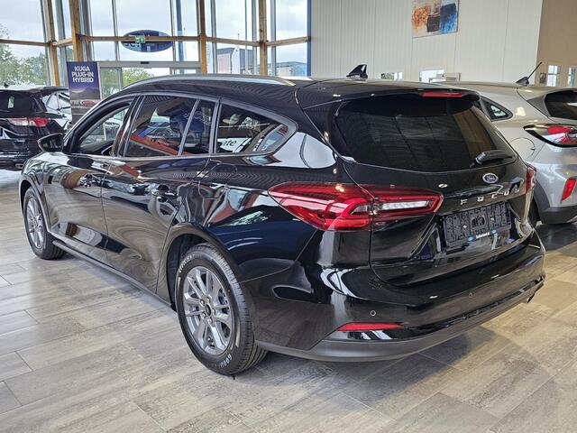 Ford FOCUS Wagon 1.0 EcoBoost Hybrid Titanium 125 pk | Voorraad | Winterpack | LED | Groot navigatie |